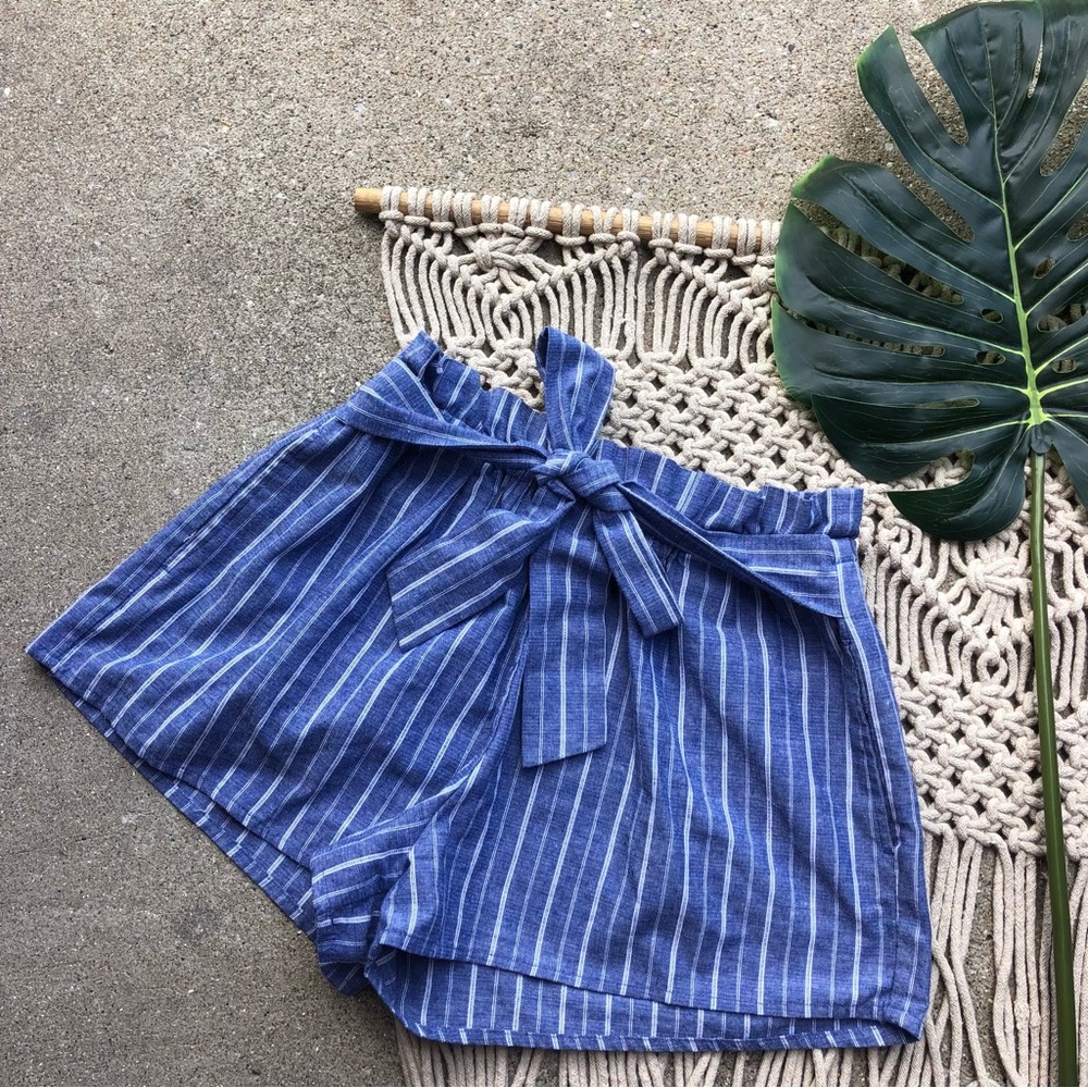 Love Tree Striped Shorts Size Small